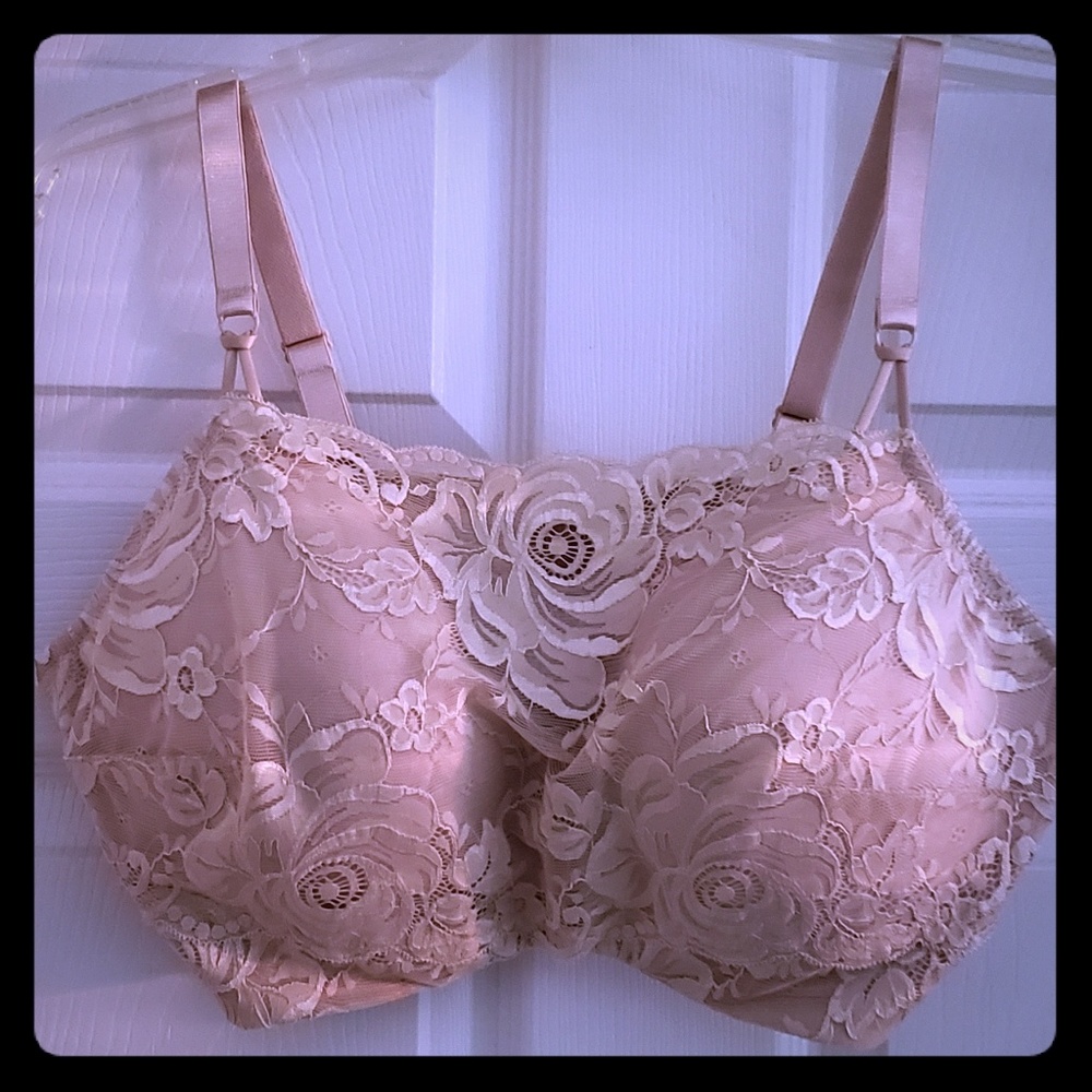 Avenue Beautiful Lace underwire Bra size 42 DD